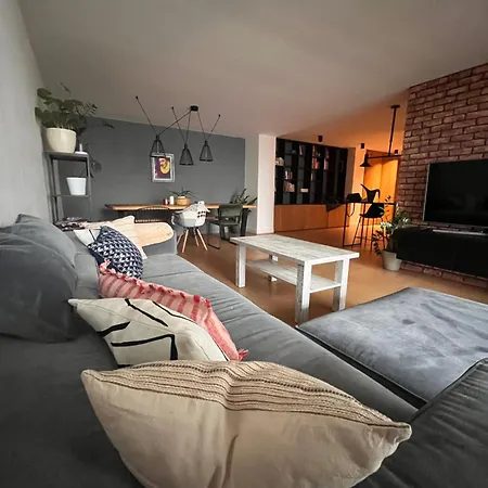 Apartment Apartman Aaron